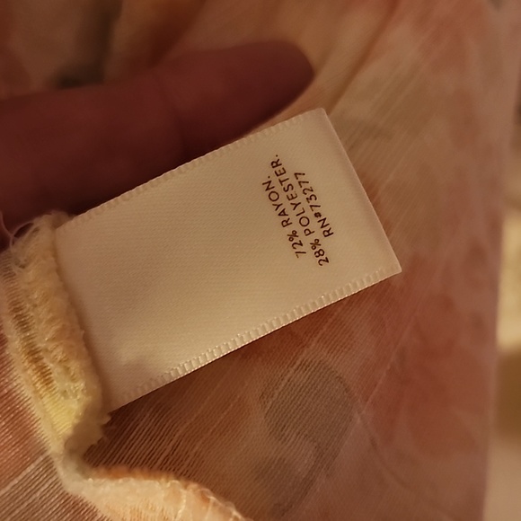 LC Lauren Conrad Pastel Colors Floral Top - Picture 8 of 9